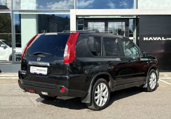 Подержанный автомобиль Nissan X-Trail 2011 года (4 фото)
