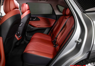 Подержанный автомобиль Exeed RX 2023 года (11 фото)