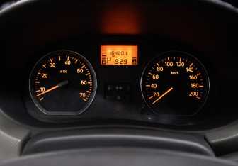 Подержанный автомобиль Renault Logan Sedan 2010 года (12 фото)