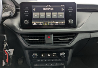 Подержанный автомобиль Skoda Rapid Liftback 2021 года (26 фото)