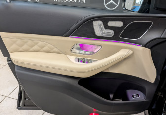 Подержанный автомобиль Mercedes-Benz GLE 2021 года (19 фото)