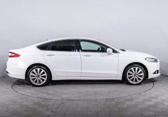 Подержанный автомобиль Ford Mondeo Sedan 2015 года (4 фото)