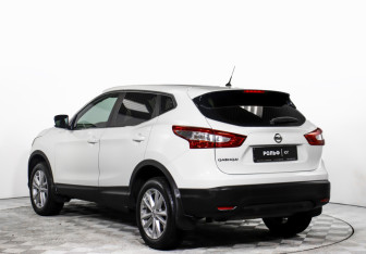 Подержанный автомобиль Nissan Qashqai 2014 года (7 фото)