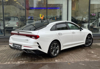 Подержанный автомобиль Kia K5 2020 года (8 фото)