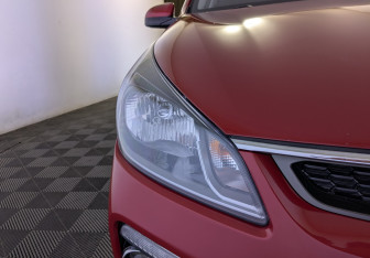 Подержанный автомобиль Kia Rio Sedan 2019 года (17 фото)