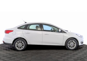 Подержанный автомобиль Ford Focus Sedan 2019 года (4 фото)