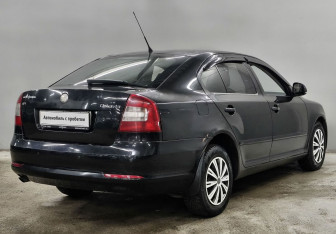 Подержанный автомобиль Skoda Octavia Liftback 2010 года (5 фото)