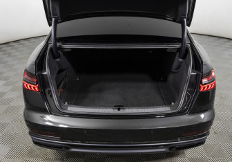 Подержанный автомобиль Audi A6 Sedan 2018 года (25 фото)