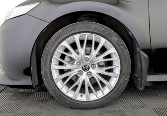 Подержанный автомобиль Toyota Camry Sedan 2020 года (18 фото)