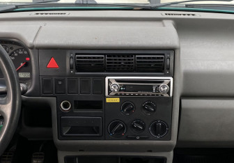 Подержанный автомобиль Volkswagen Transporter Minivan 2002 года (11 фото)