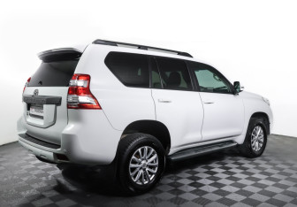 Подержанный автомобиль Toyota Land Cruiser Prado 2016 года (5 фото)