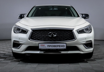 Подержанный автомобиль Infiniti Q50 2022 года (2 фото)