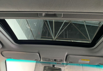 Подержанный автомобиль Mitsubishi Outlander 2007 года (16 фото)