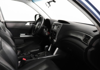 Подержанный автомобиль Subaru Forester Suv 2011 года (10 фото)