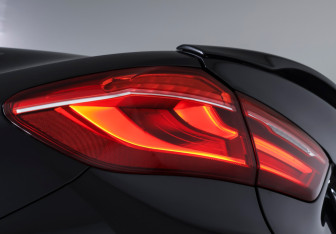 Подержанный автомобиль BMW X6 2015 года (22 фото)