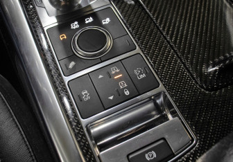 Подержанный автомобиль Land Rover Range Rover Sport 2017 года (24 фото)