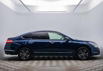 Подержанный автомобиль Nissan Teana 2010 года (6 фото)