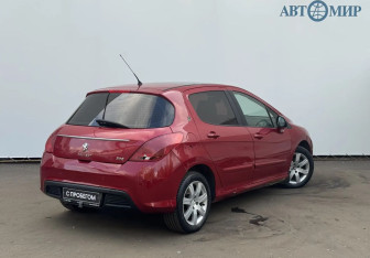 Подержанный автомобиль Peugeot 308 Hatchback 2012 года (8 фото)