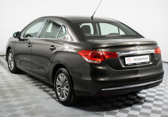 Подержанный автомобиль Citroen C4 Sedan 2017 года (7 фото)