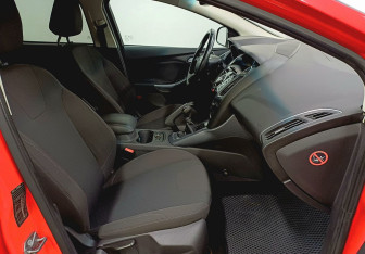 Подержанный автомобиль Ford Focus Hatchback 2011 года (22 фото)