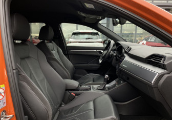 Подержанный автомобиль Audi Q3 2020 года (25 фото)