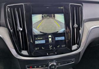 Подержанный автомобиль Volvo S60 2019 года (14 фото)