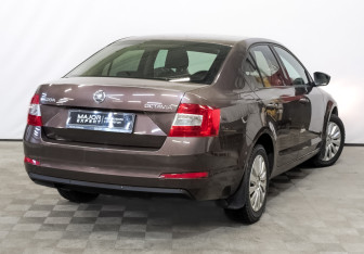 Подержанный автомобиль Skoda Octavia Liftback 2014 года (5 фото)
