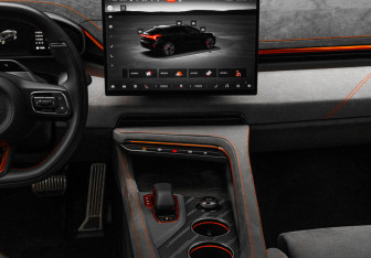 Подержанный автомобиль Zeekr 001 2024 года (18 фото)