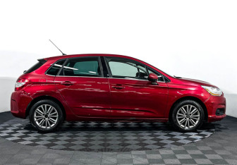 Подержанный автомобиль Citroen C4 Hatchback 2013 года (4 фото)