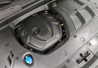 Подержанный автомобиль Geely Tugella 2023 года (9 фото)