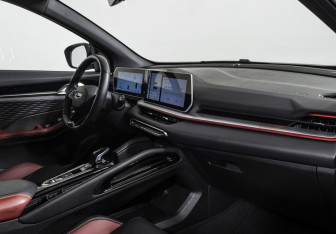 Подержанный автомобиль Geely Coolray 2024 года (13 фото)