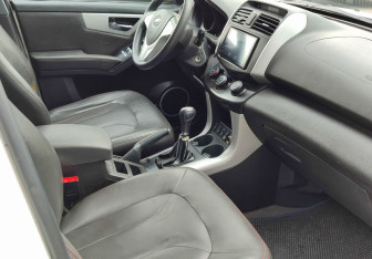 Подержанный автомобиль Lifan X60 2016 года (9 фото)