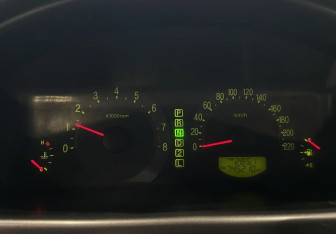 Подержанный автомобиль Hyundai Trajet 2007 года (14 фото)