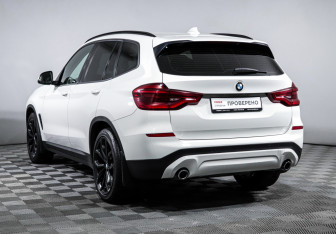 Подержанный автомобиль BMW X3 2018 года (7 фото)