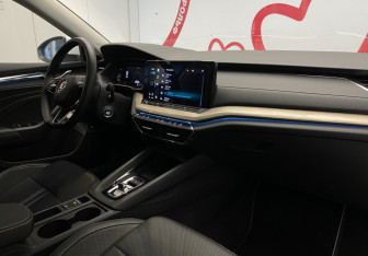 Подержанный автомобиль Skoda Octavia Liftback 2023 года (7 фото)