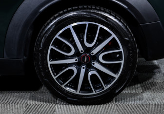 Подержанный автомобиль MINI Countryman 2019 года (15 фото)