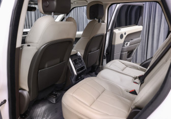 Подержанный автомобиль Land Rover Range Rover Sport 2018 года (12 фото)