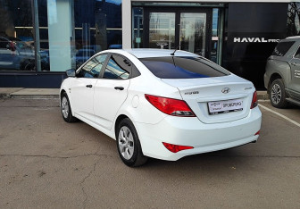Подержанный автомобиль Hyundai Solaris Sedan 2014 года (7 фото)