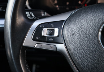 Подержанный автомобиль Volkswagen Touareg 2019 года (30 фото)