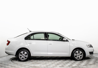 Подержанный автомобиль Skoda Rapid Liftback 2018 года (4 фото)