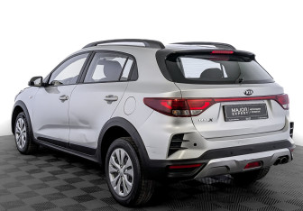 Подержанный автомобиль Kia Rio Hatchback 2021 года (7 фото)