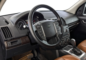 Подержанный автомобиль Land Rover Freelander 2013 года (15 фото)