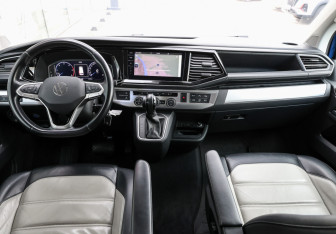 Подержанный автомобиль Volkswagen Multivan 2020 года (16 фото)