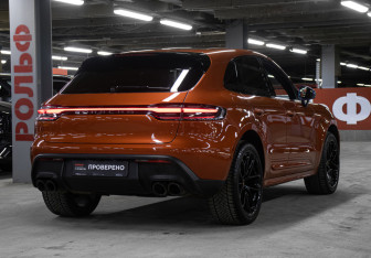 Подержанный автомобиль Porsche Macan 2021 года (28 фото)