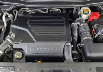 Подержанный автомобиль Ford Explorer 2016 года (9 фото)