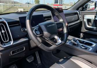 Подержанный автомобиль Jaecoo J7 2024 года (13 фото)