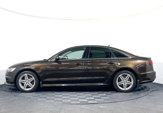 Подержанный автомобиль Audi A6 Sedan 2017 года (8 фото)