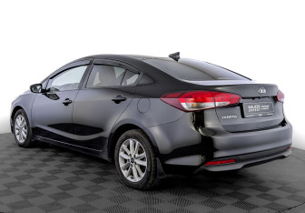 Подержанный автомобиль Kia Cerato Sedan 2018 года (7 фото)