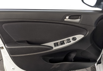 Подержанный автомобиль Hyundai Solaris Sedan 2016 года (19 фото)