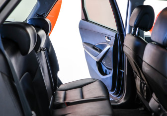 Подержанный автомобиль Hyundai Santa Fe 2017 года (25 фото)